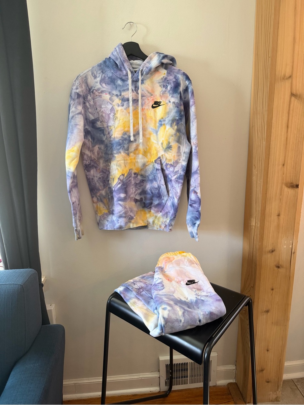 Nike Tie-Dye Hoodie & Joggers Set - Picture 2 of 13